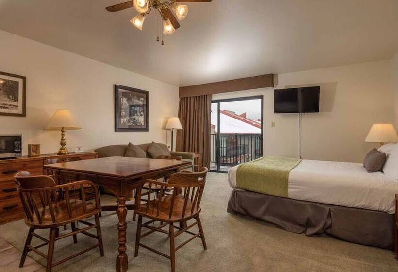 스탠다드 스튜디오, Donner Lake Village