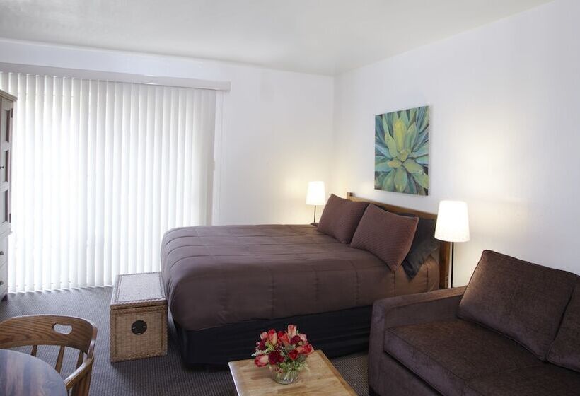 스탠다드 스튜디오, Donner Lake Village