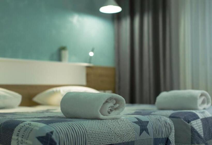 غرفة قياسية, Urban Rooms