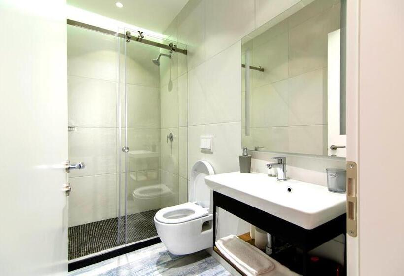 غرفة قياسية, Urban Rooms