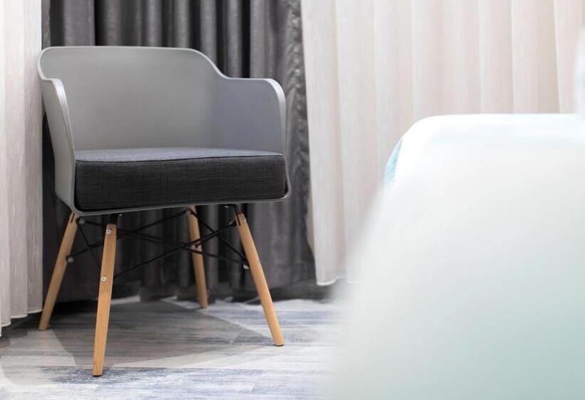 غرفة قياسية, Urban Rooms