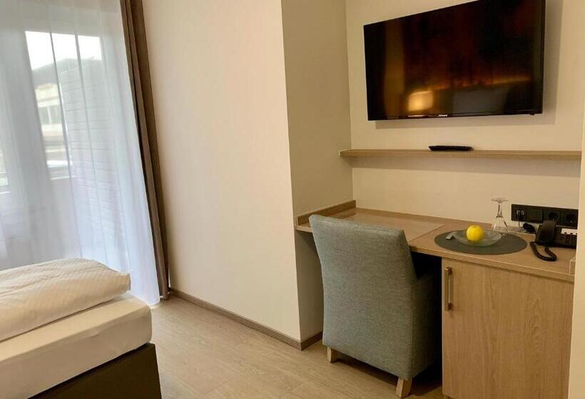 اتاق استاندارد یک تخته با بالکن, Thermalhotel Kemper