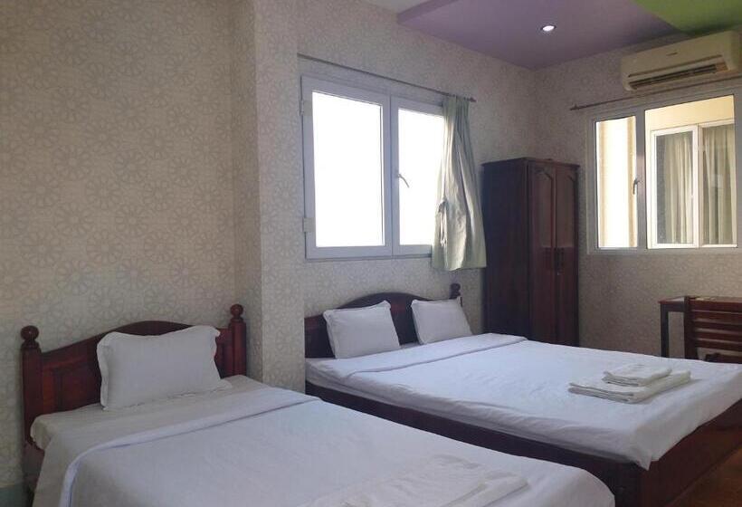 اتاق لوکس سه تخته, Hoang Hai Dang 1