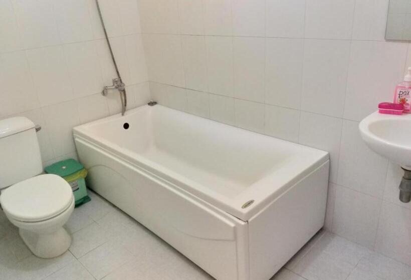 اتاق لوکس سه تخته, Hoang Hai Dang 1