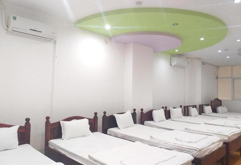 اتاق خانوادگی, Hoang Hai Dang 1