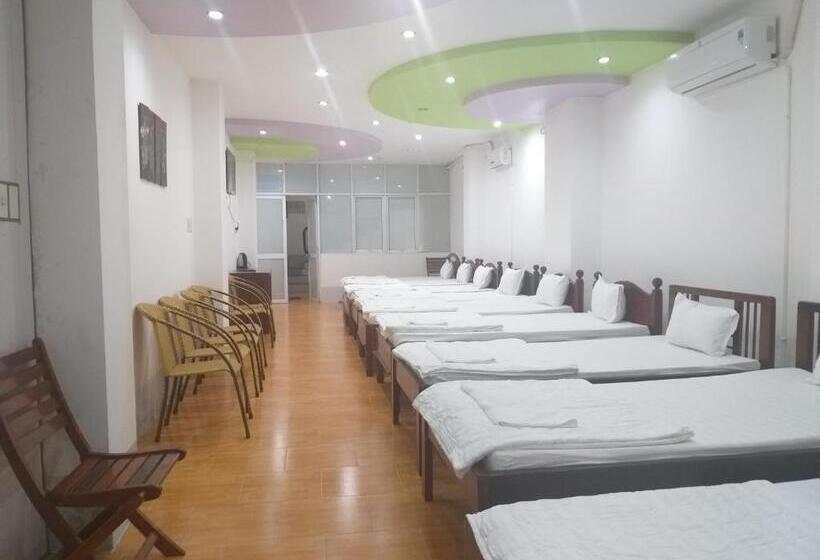 اتاق خانوادگی, Hoang Hai Dang 1