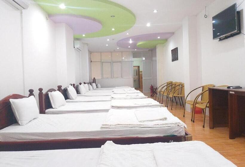 اتاق خانوادگی, Hoang Hai Dang 1