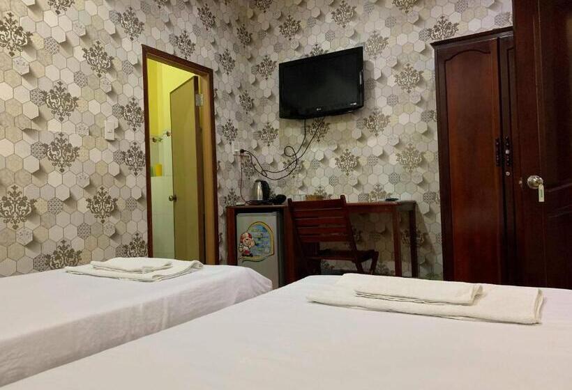 اتاق استاندارد, Hoang Hai Dang 1