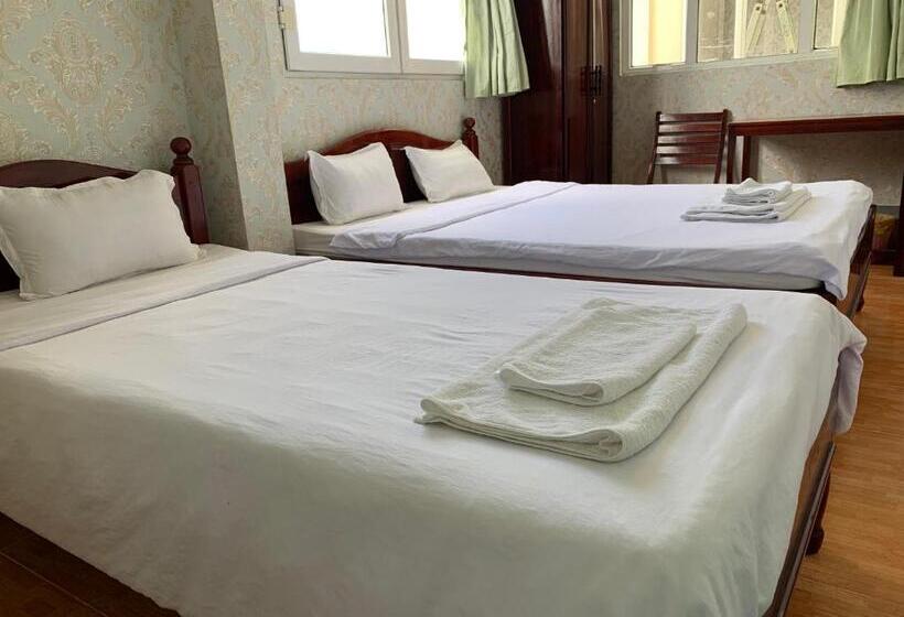 اتاق لوکس سه تخته, Hoang Hai Dang 1