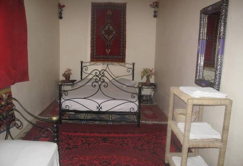 غرفة قياسية رباعية, Gite Kasbah La Palmeraie