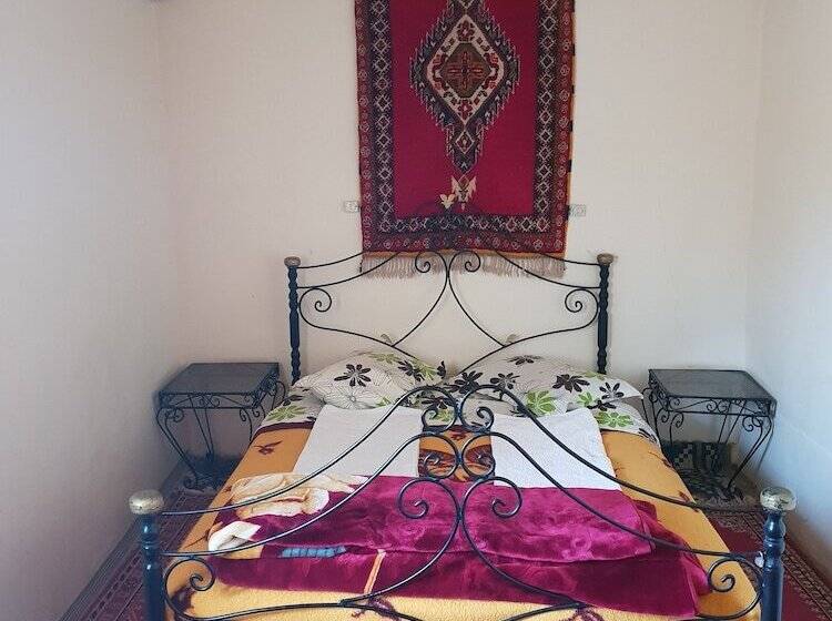 غرفة قياسية رباعية, Gite Kasbah La Palmeraie