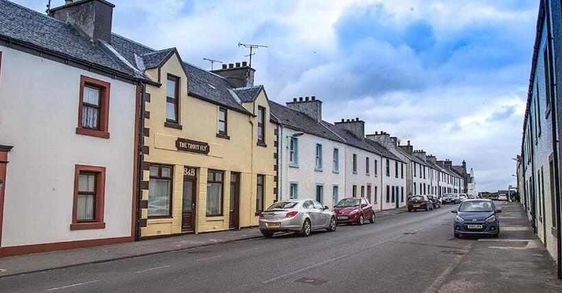 Camera Standard, The Trout Fly Guest House