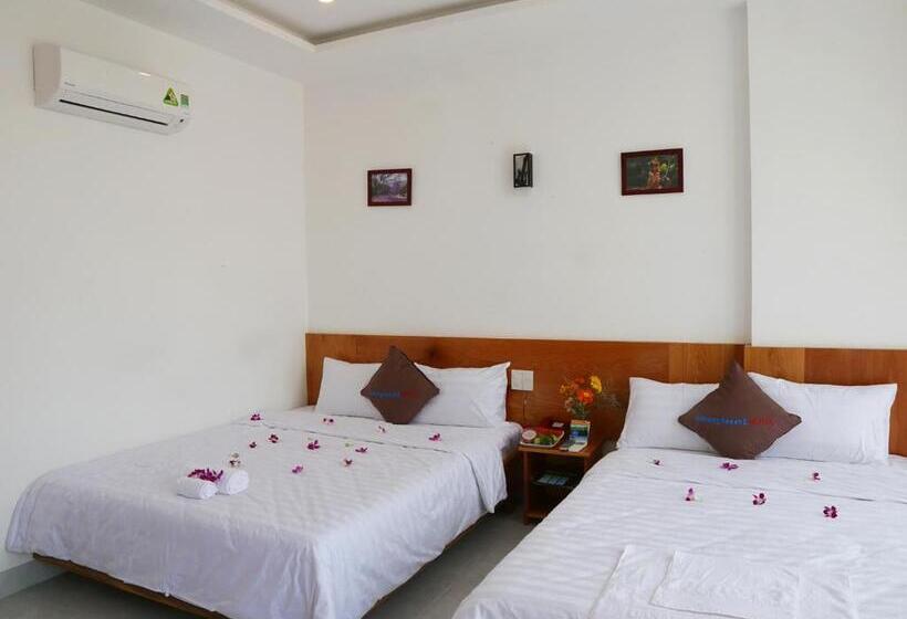 اتاق استاندارد چهارنفره با بالکن, Danang Beach 2