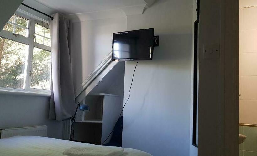 ベーシックルーム, Golders Park