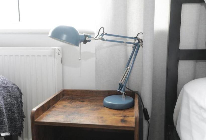 ベーシックルーム, Golders Park