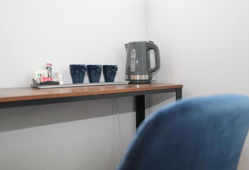 ベーシックルーム, Golders Park