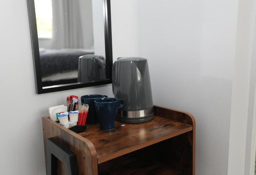 コンフォートルーム, Golders Park