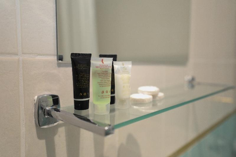 コンフォートルーム, Golders Park