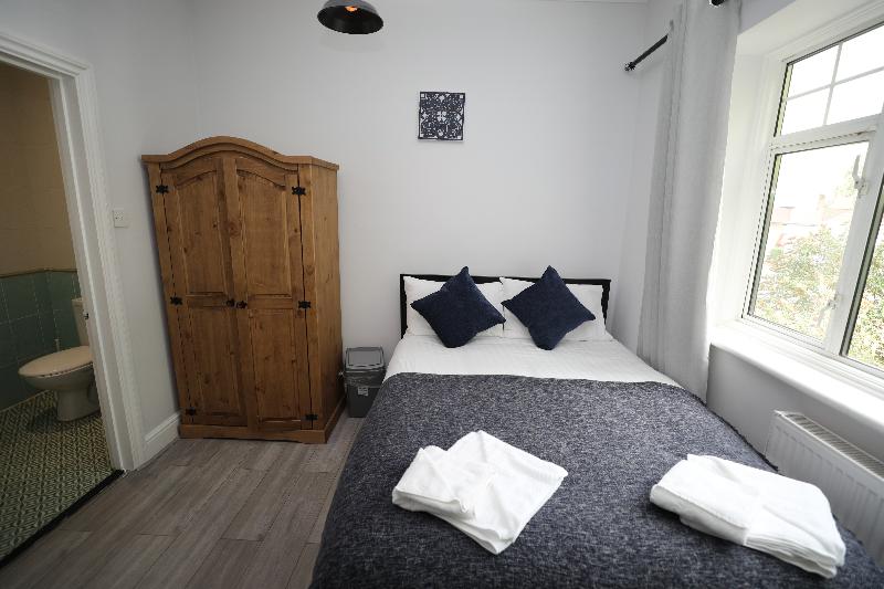 コンフォートルーム, Golders Park