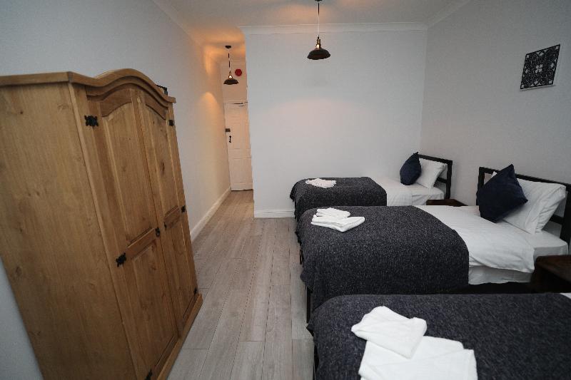 コンフォートトリプルルーム, Golders Park