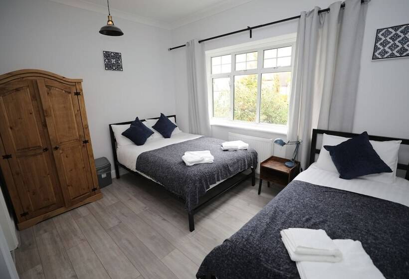 コンフォートトリプルルーム, Golders Park