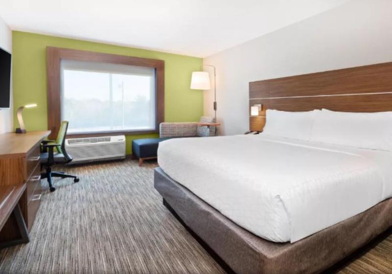 Номер Стандарт Кровать Кинг Адаптированный для Инвалидов, Holiday Inn Express & Suites Niceville   Eglin Area, An Ihg