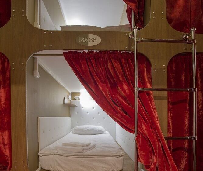 スタンダードシングルルーム, Nevsky Capsule