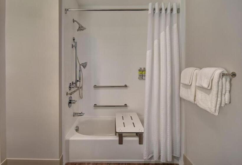 适合残疾人士使用的带超级大床的标准间, Holiday Inn Express & Suites   Galveston Beach, An Ihg