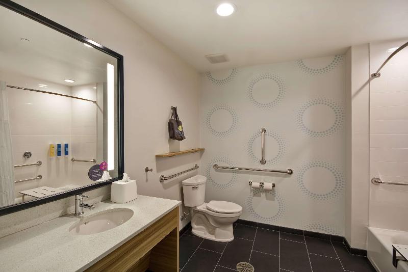 带大床的标准间, Tru By Hilton Winchester