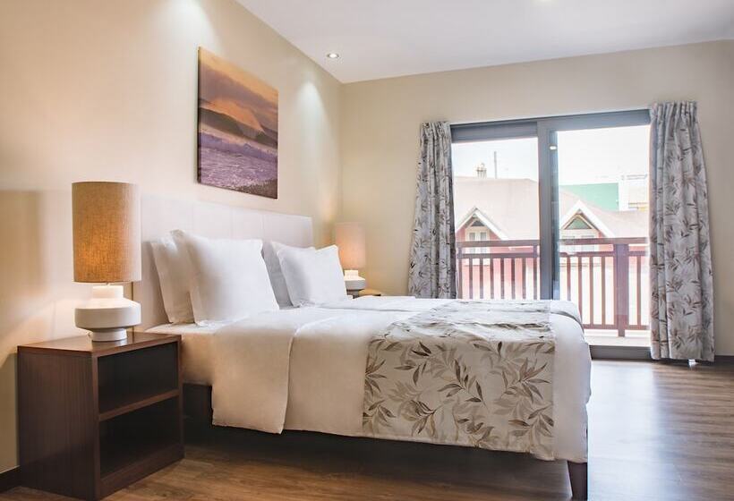 اتاق سوپریور, Angulo House