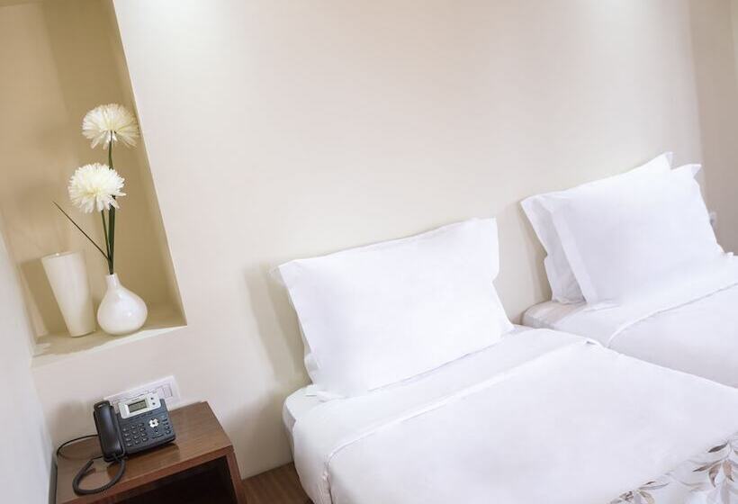 آپارتمان 1 خوابه, Angulo House