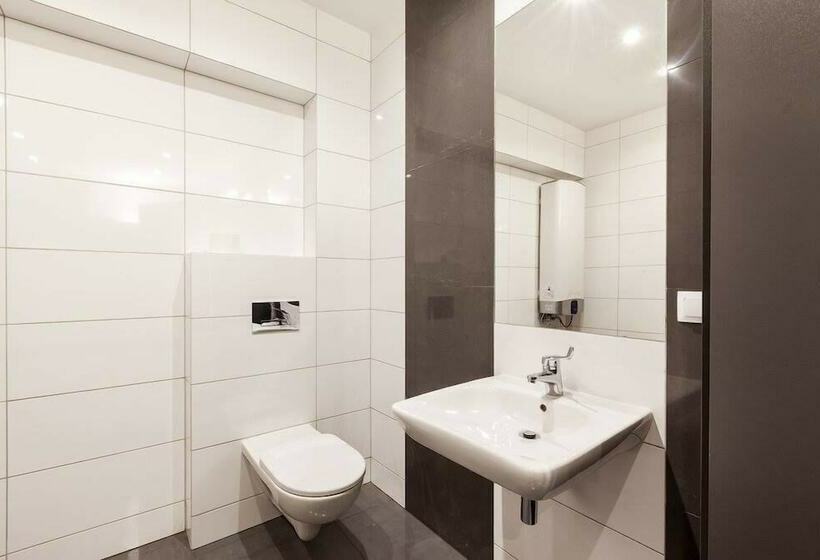 اتاق استاندارد, Cinema Hostel