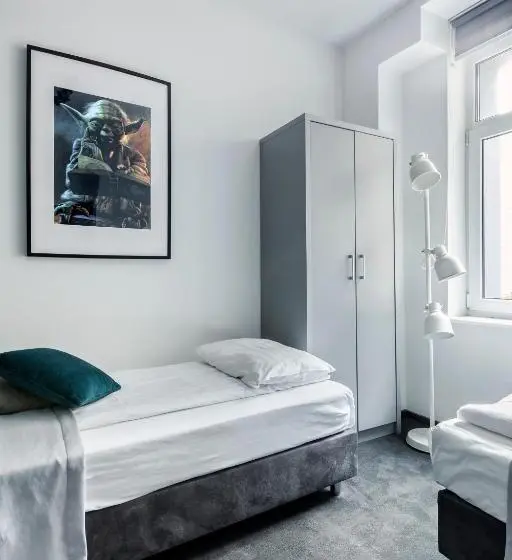Deluxe Kolmen Hengen Huone, Cinema Hostel