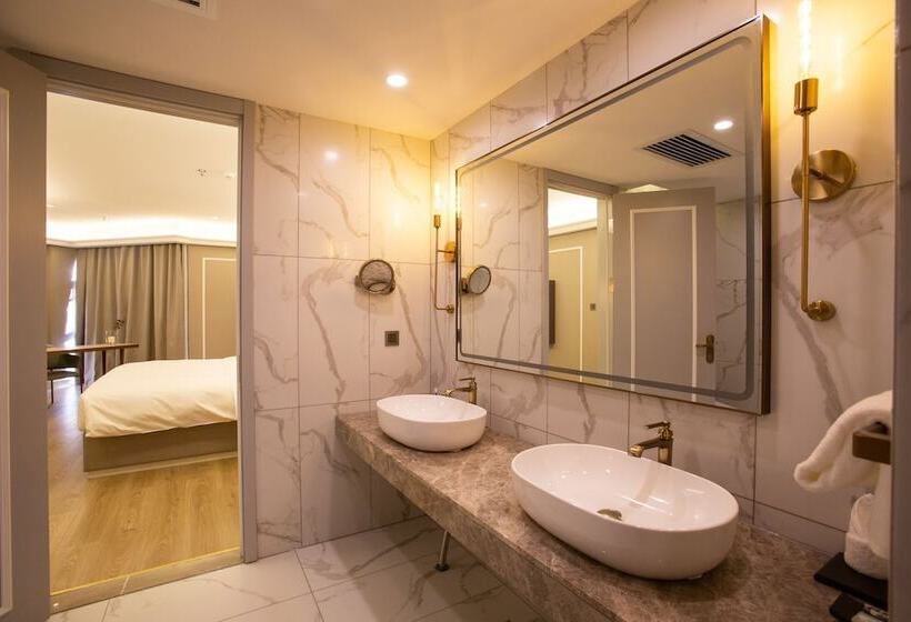 Номер Deluxe, Mercure Taiyuan E Tech