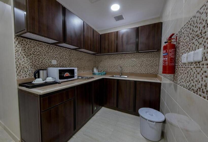 דירת שלושה חדרים, شقق حديقة الزهور 2 للشقق المخدومة