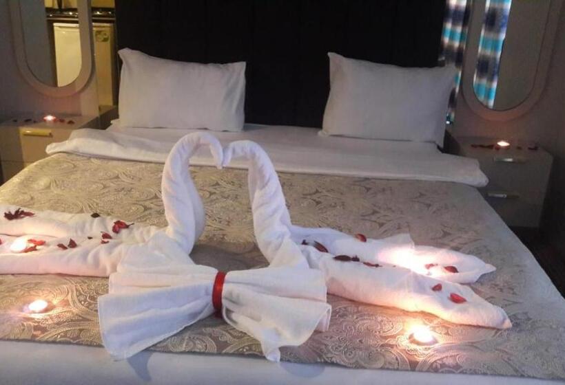 带海景的标准工作室, Alya Suite