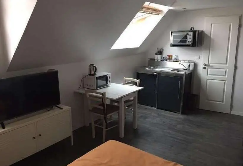 スタンダードスタジオ, Appart Hotel Saint Michel