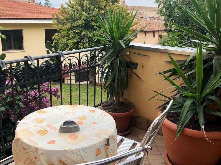 Люкс с Балконом, The Queen Tower