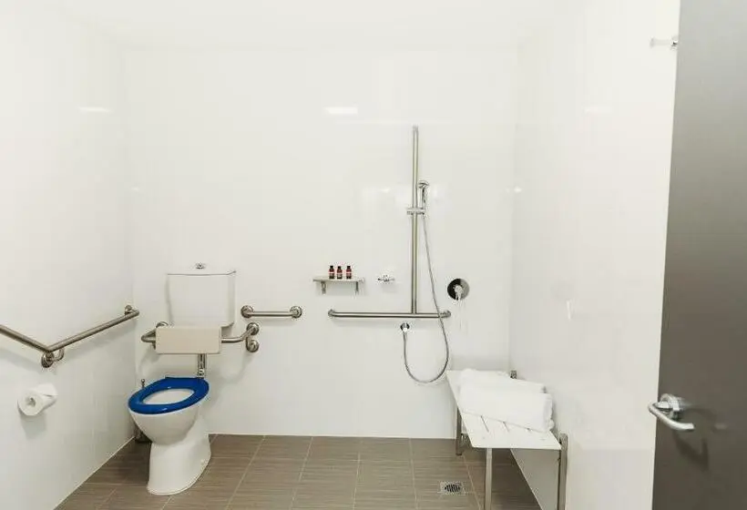 身障者適用キングサイズベッドルーム, Coniston Hotel Wollongong