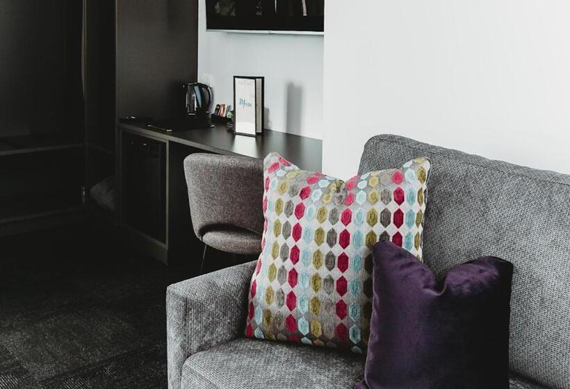 小型套房带阳台, Coniston Hotel Wollongong