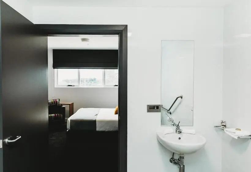 身障者適用キングサイズベッドルーム, Coniston Hotel Wollongong