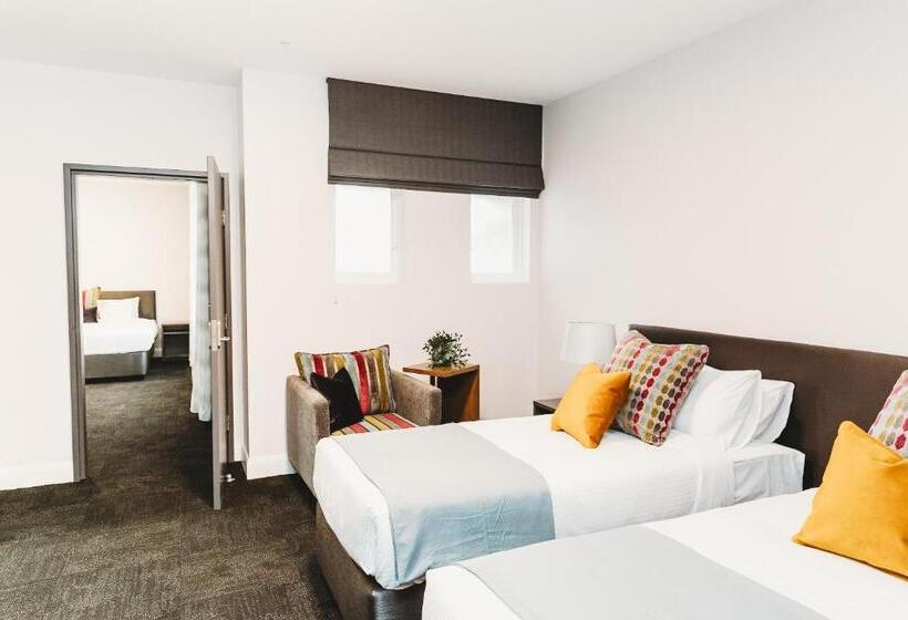 家庭间, Coniston Hotel Wollongong