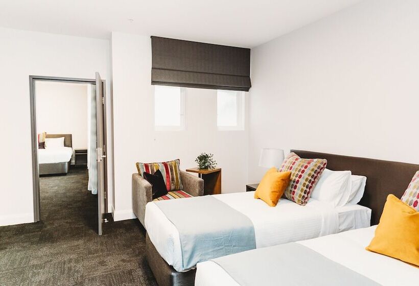 家庭间, Coniston Hotel Wollongong