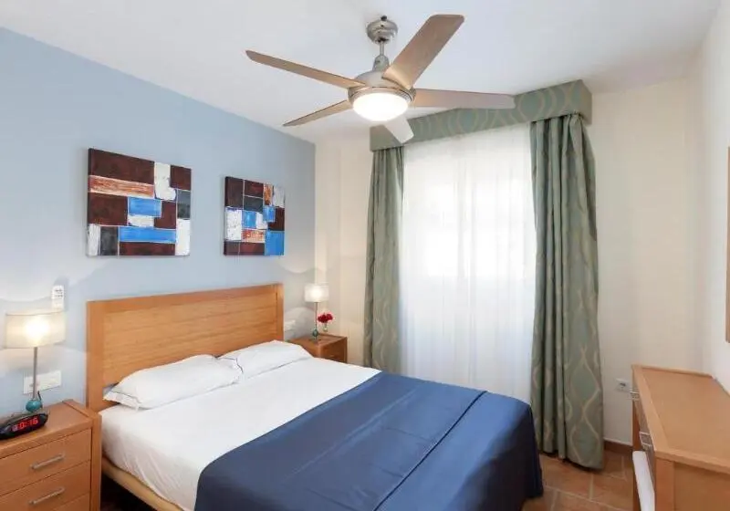 身障者適用キングサイズベッドルーム, Holiday Inn Express & Suites   Tulsa Northeast   Owasso, An Ihg