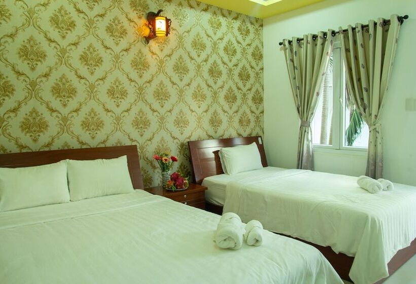 اتاق لوکس چهار تخته, Nu Cuoi Mui Ne Hotel & Restaurant