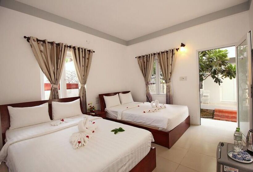 اتاق لوکس چهار تخته, Nu Cuoi Mui Ne Hotel & Restaurant