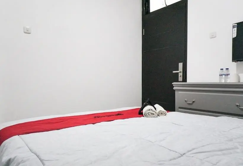 Habitació Economy, Reddoorz Plus @ Tlogomas