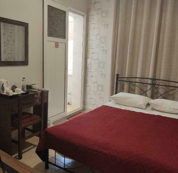 חדר סטנדרט יחיד, Trifylia