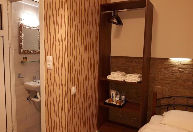 غرفة قياسية, Trifylia