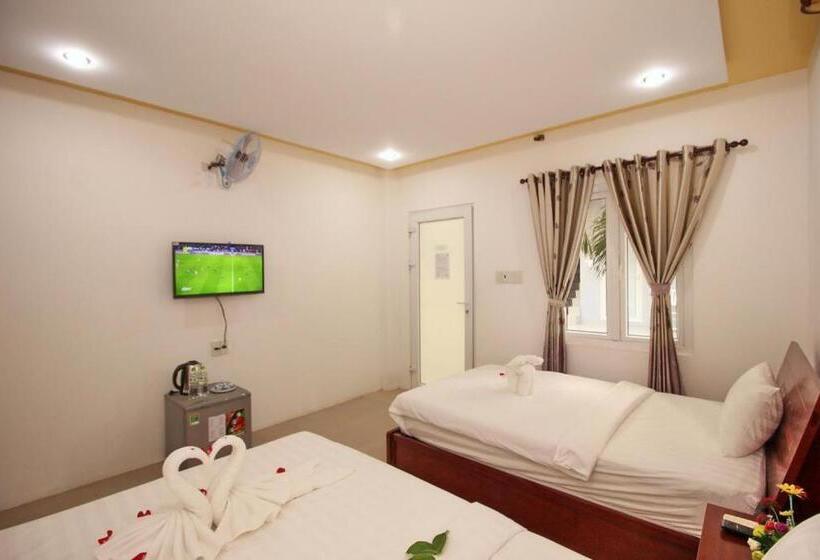 اتاق لوکس سه تخته, Nu Cuoi Mui Ne Hotel & Restaurant